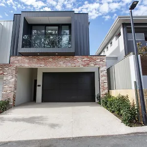  Holiday home Scarborough Laneway Retreat