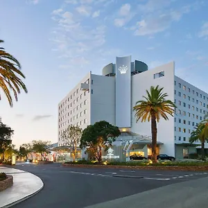 Crown Promenade Перт