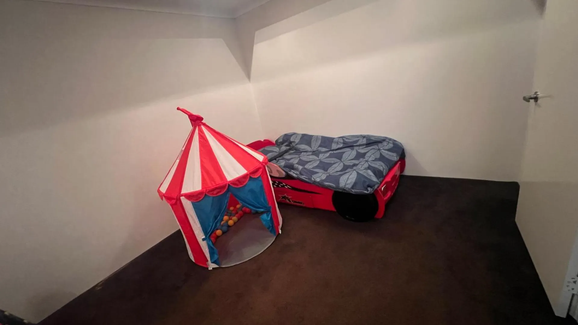 Spacious Lovely Home Perth Australia